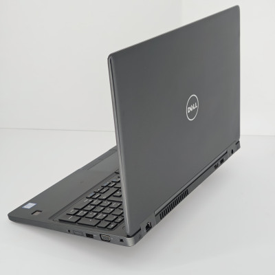 Б/У Ноутбук Dell Latitude 5580 / 15.6” 1920x1080 FullHD / i5-7300U / 8 ГБ / SSD 256 ГБ / Intel HD Graphics 520 / Класс Б
