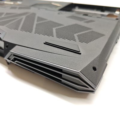 Нижняя часть корпуса с сервисными люками для ноутбука XMG U717-XHM Ultimate / 6-39-P7753-21X / Оригинал