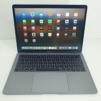 Ноутбук Apple A1932 ( Intel Core i5 ) FVFZT3N9LYWH / 2560 x 1600 / 8 ГБ / SSD 256 ГБ / Intel UHD Graphics 617 / Класс Б