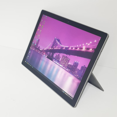 Б/У Планшет Microsoft Surface Pro 5 Tablet 1796 / Touch / 12.3” 2736x1824 / i5-7300U / 8 ГБ / SSD / 256 ГБ / Intel HD Graphics 620 / Класс Б