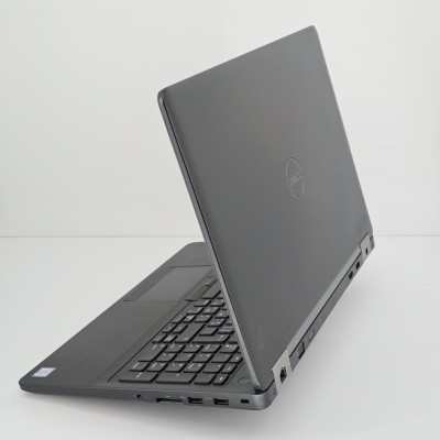 Б/У Ноутбук Dell Latitude E5570 / 15.6” 1920x1080 FullHD / i5-6200U / 16 ГБ / SSD / 512 ГБ / Intel HD Graphics 520 / Класс А