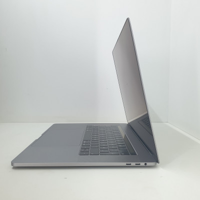 Б/У Ноутбук Apple A1990 ( Intel Core i7 ) C02Z51KHLVCF / 2880x1800 / 16 ГБ / SSD 256 ГБ / Класс Б
