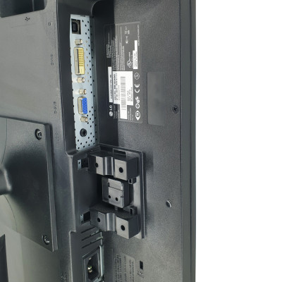 Б/У Монитор 24" LG Flatron E2411 / 1920x1080 FullHD / WLED / TN / 5 мс / VGA, DVI / Класс А /