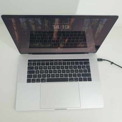Б/У Ноутбук Apple A1990 ( Intel Core i7 ) C02ZC1CKLVDT / 2880x1800 / 16 ГБ / SSD 512 ГБ / Класс Б