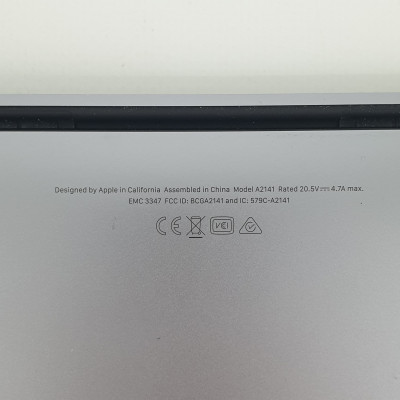Ноутбук Apple A1990 ( Intel Core i7 ) C02DP1L3MD6M / 3072x1920 / 16 ГБ / SSD 512 ГБ / AMD Radeon Pro 5300M / Класс А-