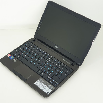 Нетбук Acer Aspire One 722 / 11.6” 1366x768 HD / AMD C-60 / 4 ГБ / HDD 500 ГБ / Клас Б